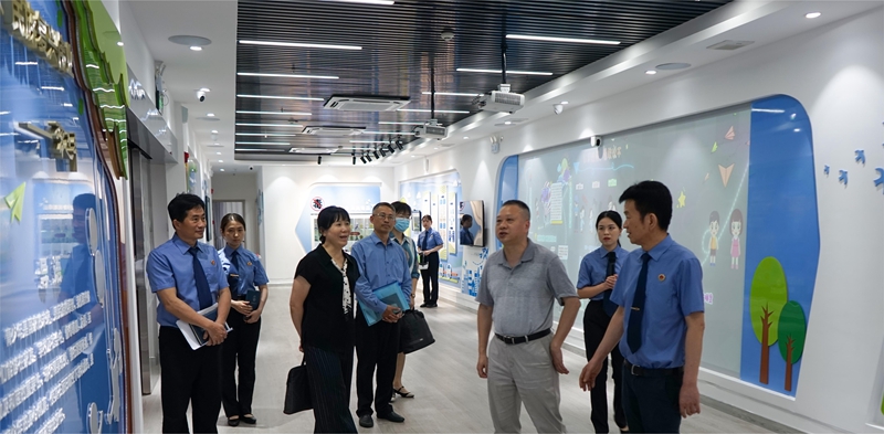 （首页图）4月21日下午，湛江市检察院党组书记、检察长曾翀带队到经开区调研指导检察工作。 (2).jpg