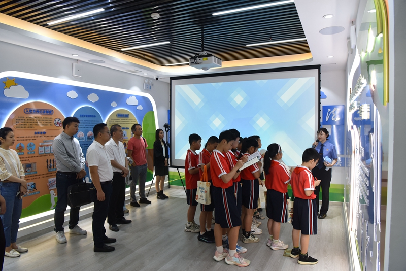 12沉浸式体验法治课堂.jpg
