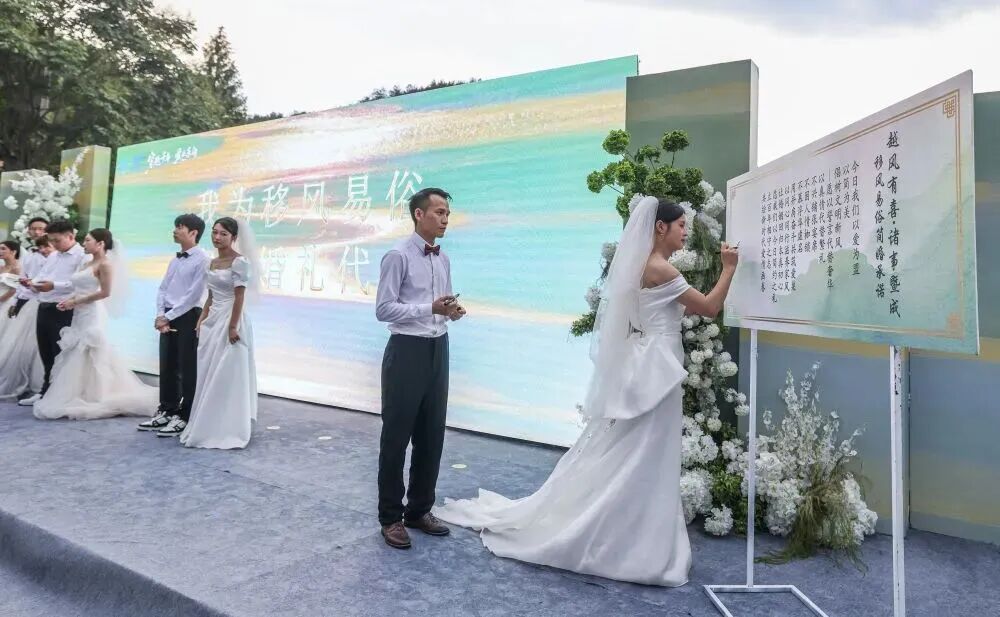 8f2d321486d04d728db113ce825db6fd~tplv-tt-origin-web_gif.jpeg 8f2d321486d04d728db113ce825db6fd~tplv-tt-origin-web_gif.jpeg