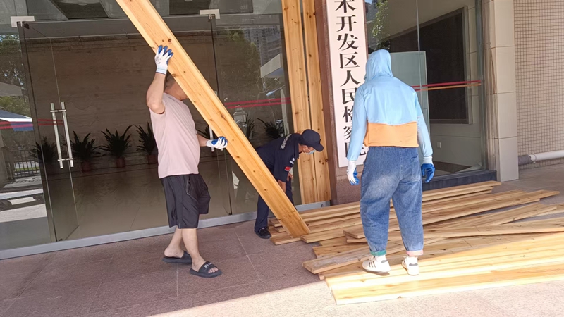 2经开区院组织开展防御台风措施1.jpg